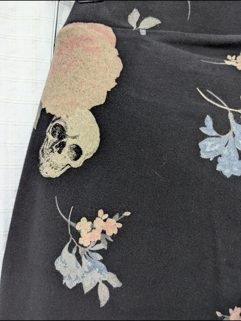 Torrid Black Floral Skull Leggings Size 1 - Picture 5 of 6